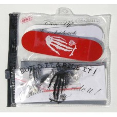 CLOSEUP SKULL HAND SET RED